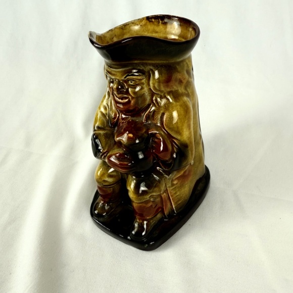 Vintage Sitting Lord Nelson Toby Jug Yellow Brown Glaze Holding Ale Handle - Picture 13 of 13